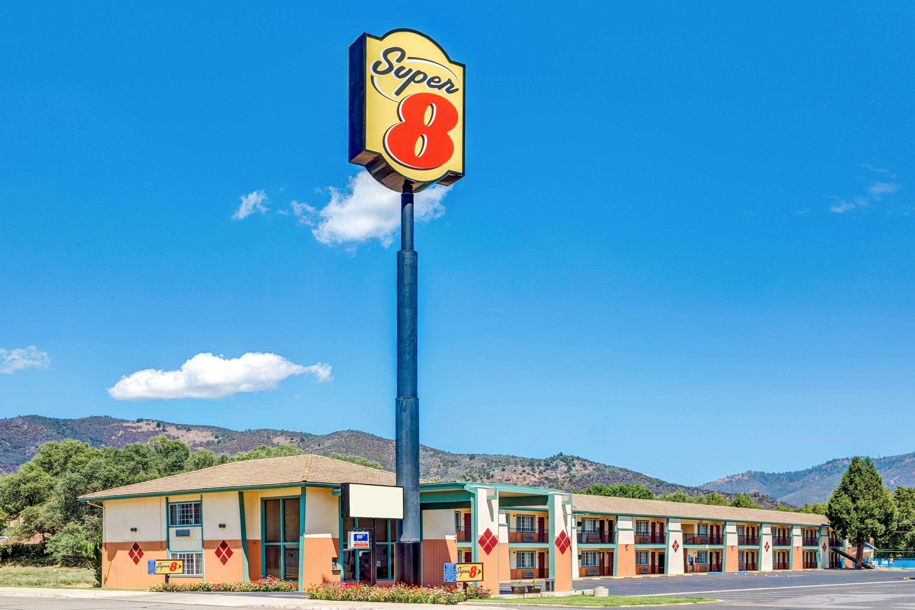 Hotel Super 8 By Wyndham Yreka Extérieur photo