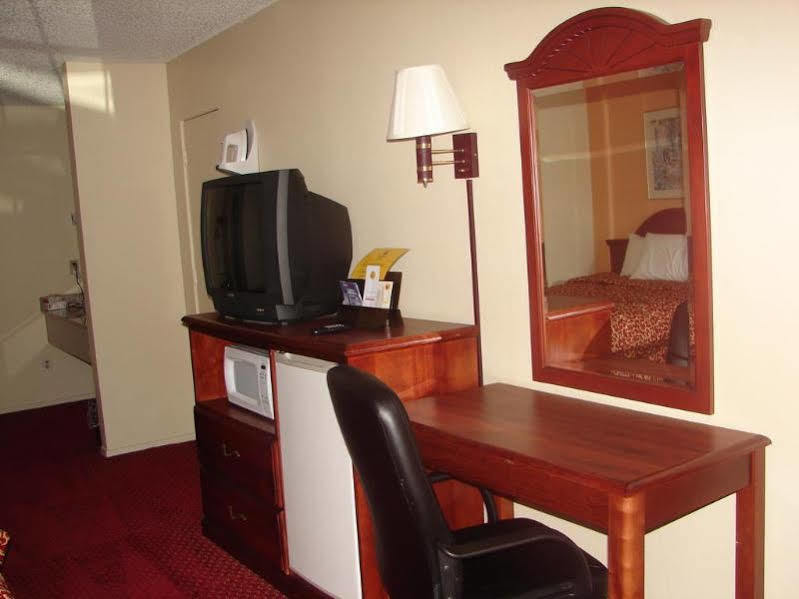 Hotel Super 8 By Wyndham Yreka Extérieur photo