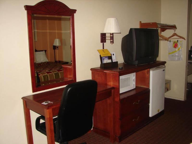 Hotel Super 8 By Wyndham Yreka Extérieur photo
